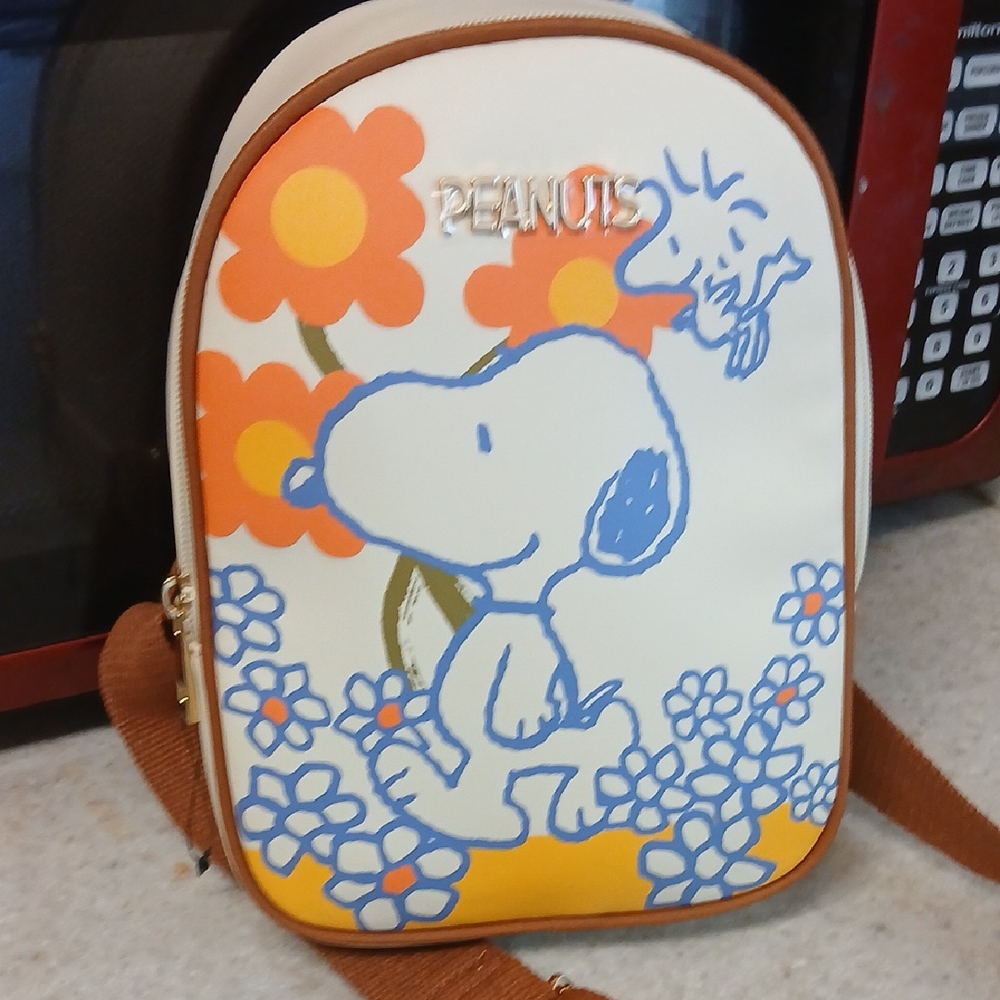 Peanuts Cream and Orange Bag Retro Design